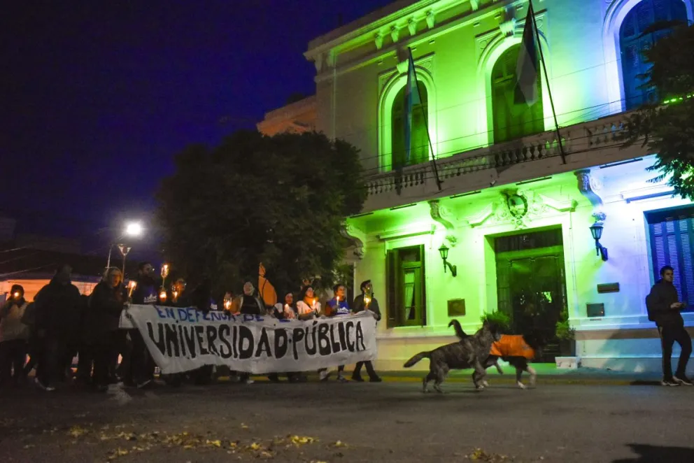 Paro de 48 horas para universitarios: ¿Cuáles son los reclamos y que pasará con la UNRN y UNCo?