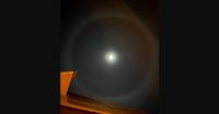 ¿Qué pasó con la luna anoche? : un halo dejó maravillado a los vecinos de la Comarca