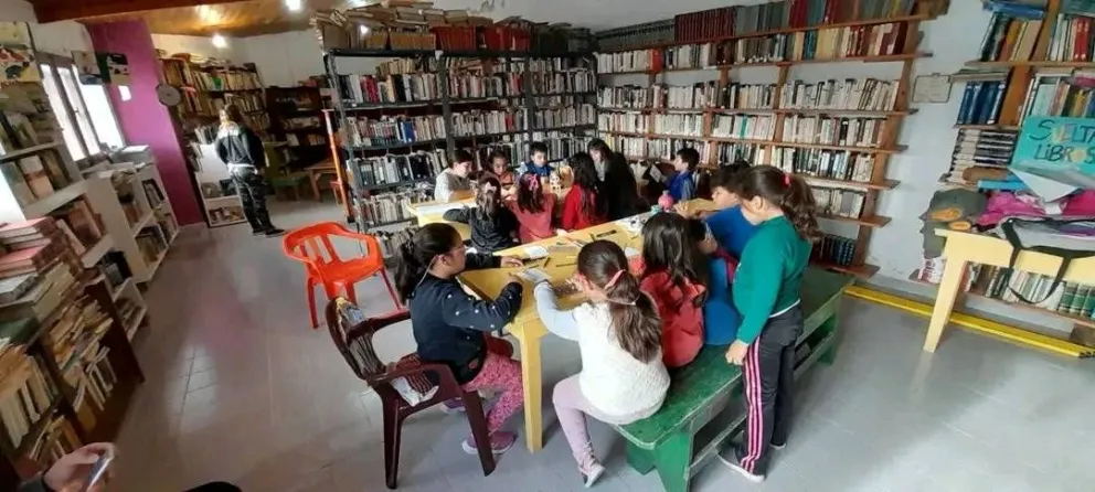 La biblioteca popular del balneario El Cóndor festeja 20 años de existencia