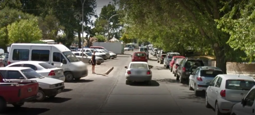 Molió a golpes a un menor tras encontrarlo en un intento de robo en su camioneta