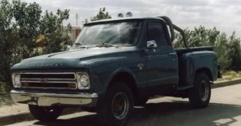 Lo detuvo la policía y llevaba más de 300 kilos de pulpa en la caja