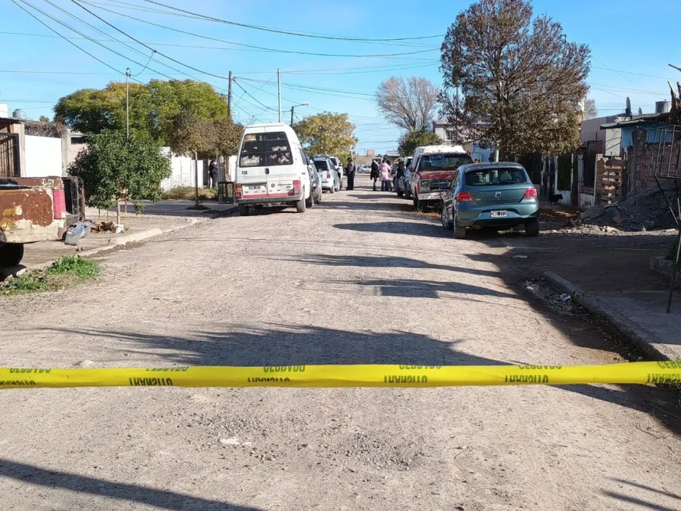 Encuentran a un joven sin vida en su vivienda del barrio Mi Bandera