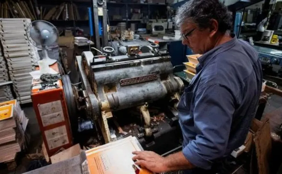 Brecha laboral en aumento: crecen los despidos mientras las contrataciones disminuyen