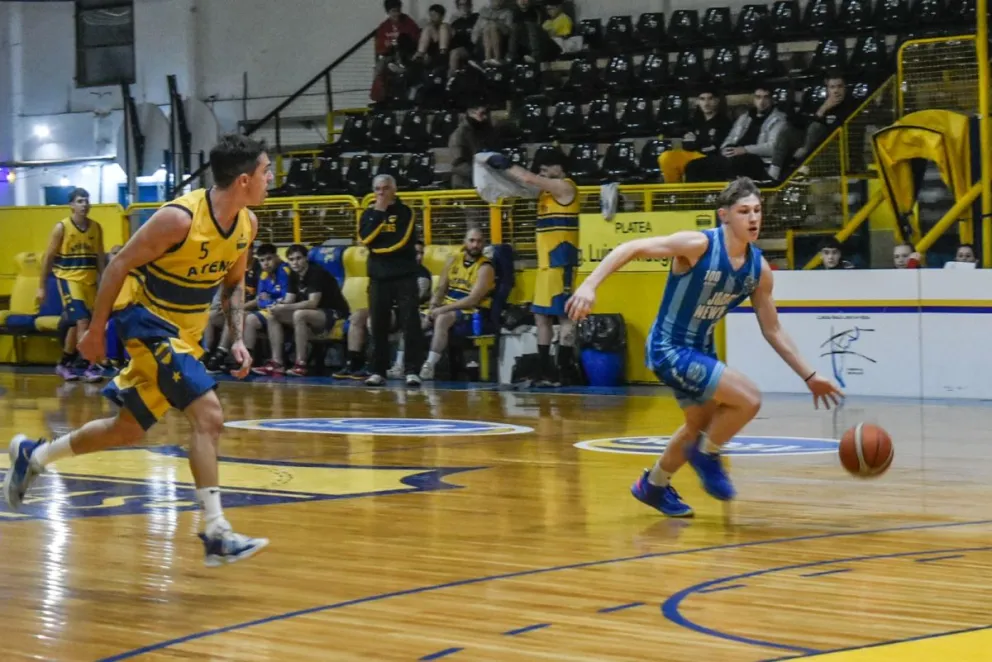 Jorge Newbery venció a domicilio a Atenas y se acomoda en la tabla