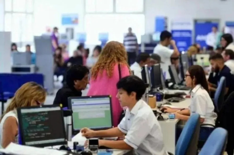 Entre diciembre y abril, se registró una disminución de casi 20 mil empleados públicos