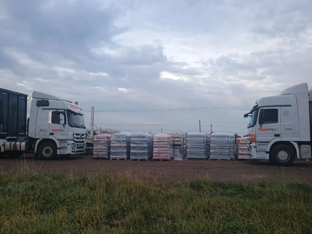 Caminera: Limpian camión contaminado y se llevan las cargas fuera de la ciudad