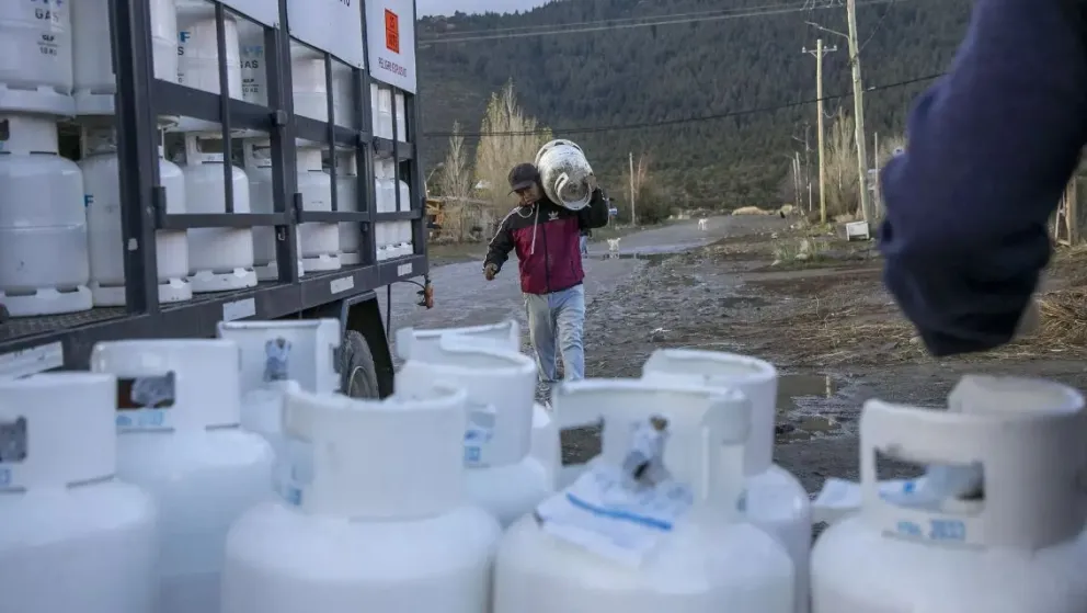 Río Negro garantiza el bienestar de las familias con el Plan Calor Garrafas