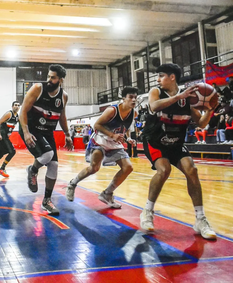 Por la mínima, Deportivo Patagones venció a Villa y sueña con los playoffs