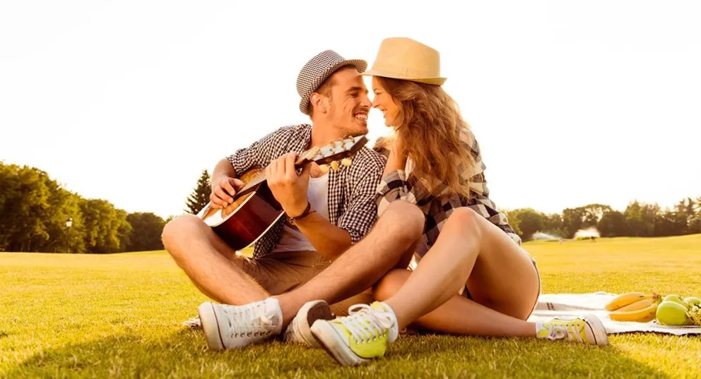 Parejas del zodiaco: los signos que se enamoran a primera vista 