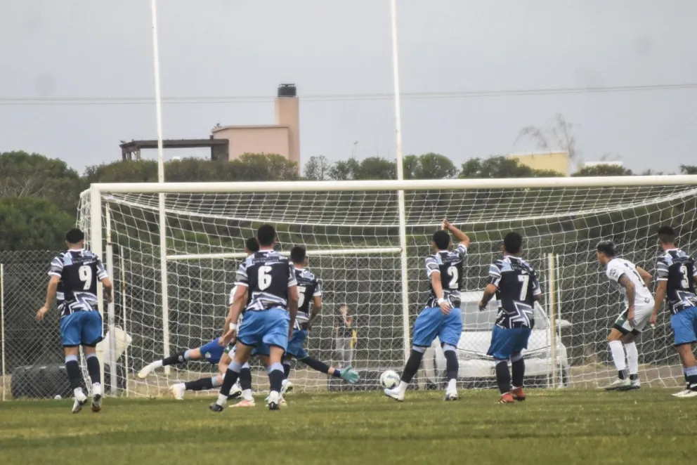 Villa Mitre amargó a Sol a domicilio con doblete de Tanner