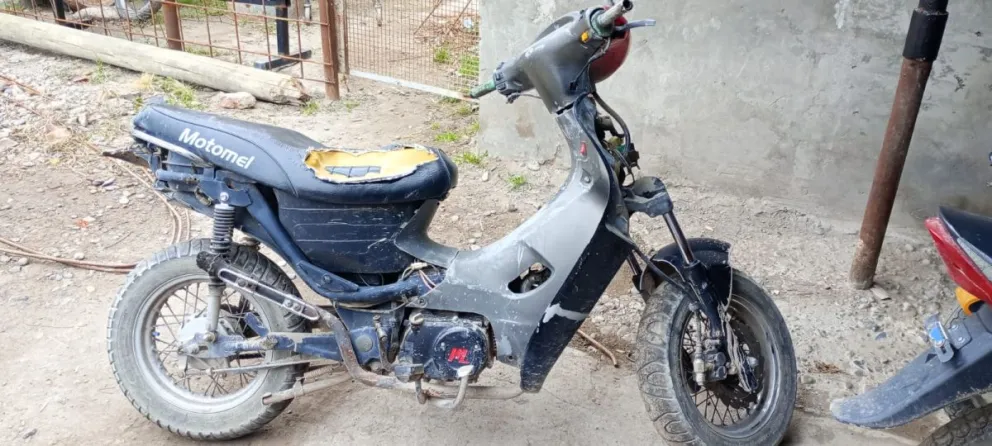 Dos menores robaron una moto y la policía los enganchó en pocos minutos