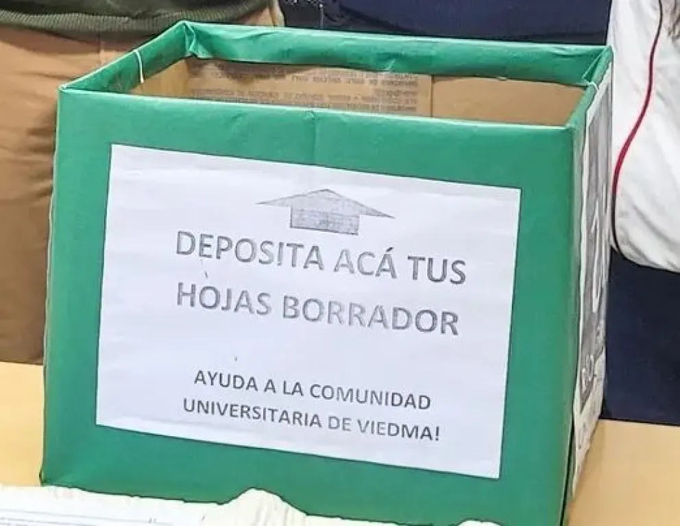 Estudiantes universitarios y terciarios de Viedma, reducen costos en las impresiones a través de estrategias reciclado