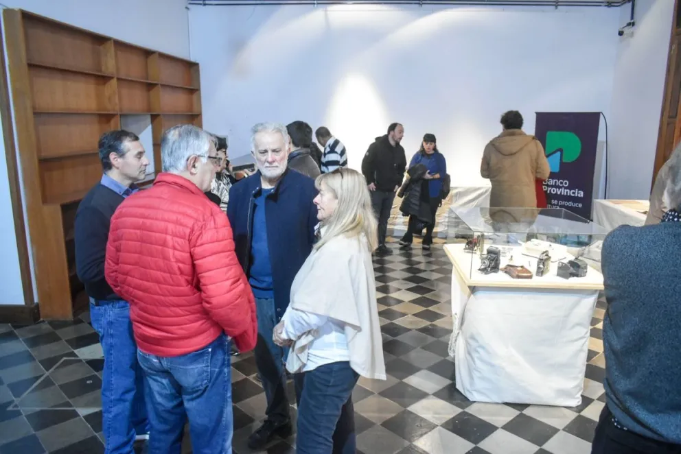 Una interesante muestra recorre la historia del periodismo gráfico de la Comarca