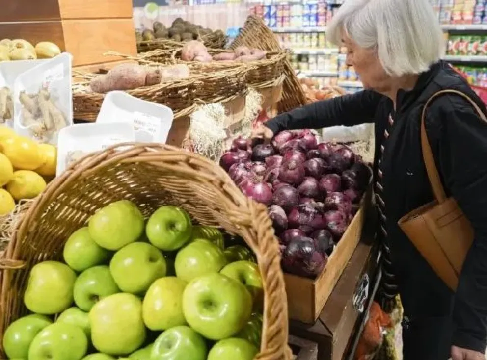 Pese al número que difundió el INDEC, Argentina lidera la inflación en América Latina