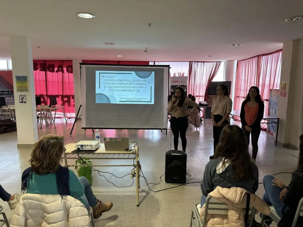 Estudiantes detectan exceso de peso en adolescentes