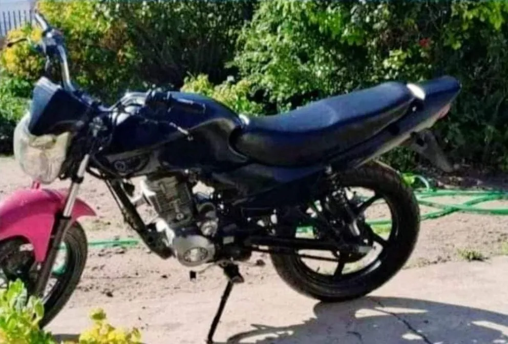 Le robaron la moto, la busca desesperada, y ofrece recompensa: “La necesito”