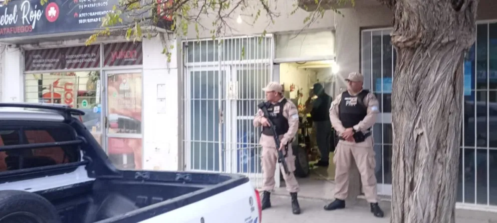 Prefectura realizó dos allanamientos simultáneos por narcomenudeo 