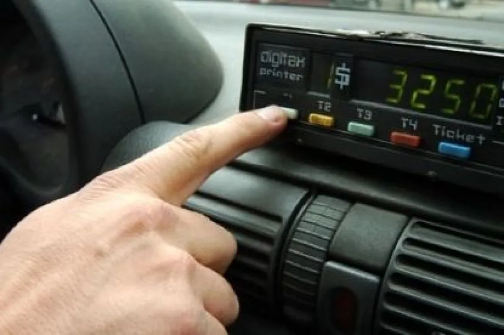 Escándalo en la terminal de ómnibus:  hubo piñas entre taxistas 