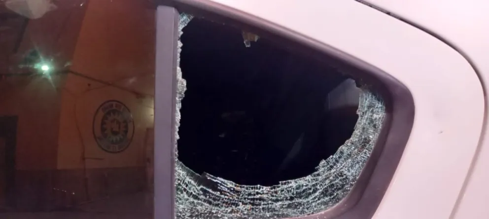 Menores rompieron un patrullero y escaparon hacia un módulo del barrio Guido