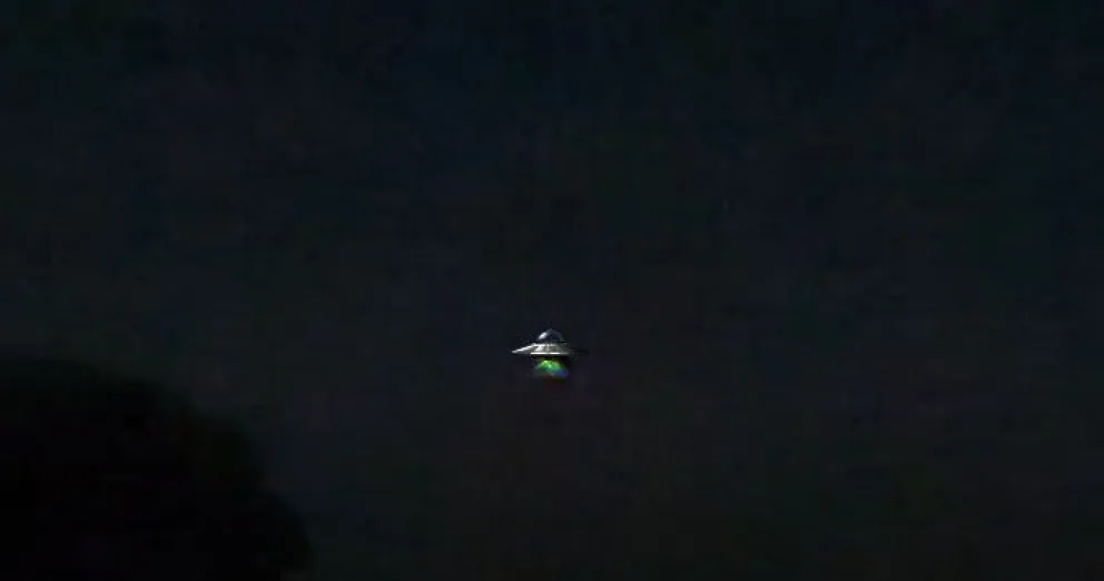 Captan ovnis en San Blas: mirá el video que envió un vecino