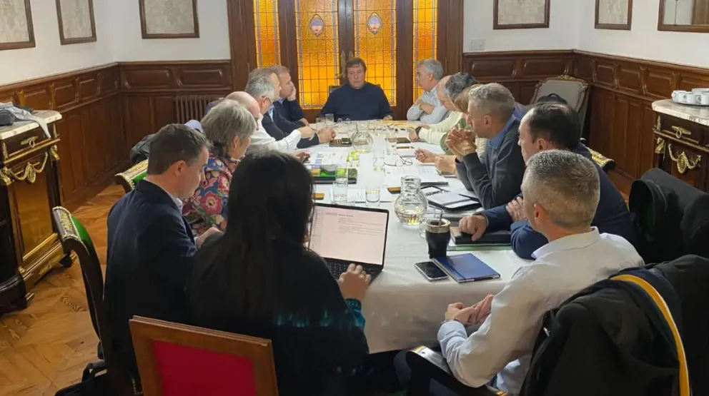 El Gobierno anunció el cronograma de sueldos y el medio aguinaldo