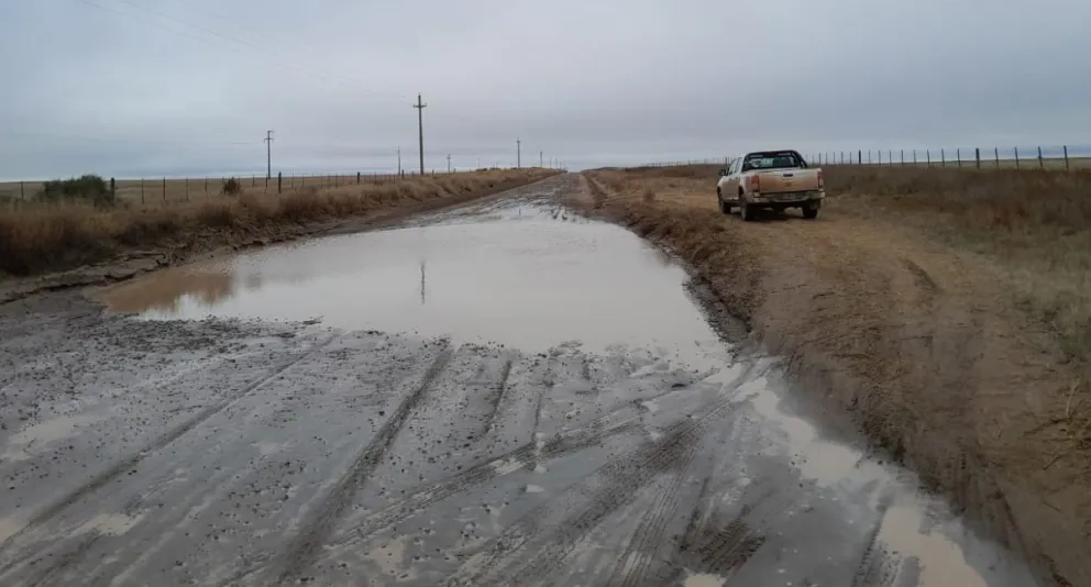 Los caminos rurales están transitables, pero sólo para vehículos livianos 