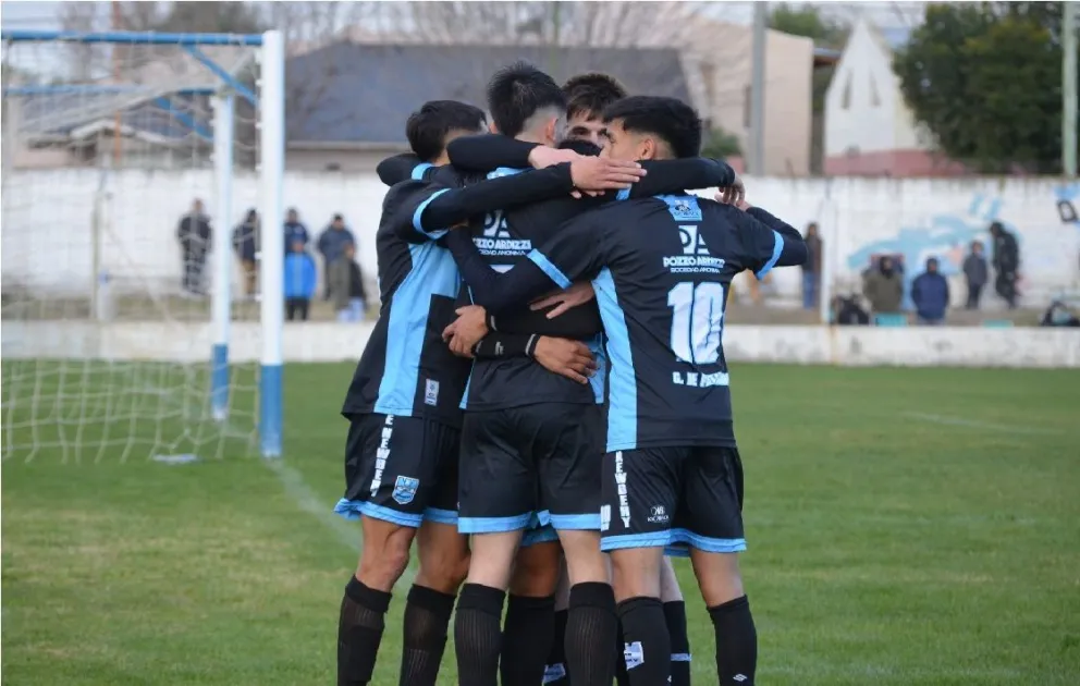 Goleada de Jorge Newbery que quedó a un paso de ser el primero de la tabla