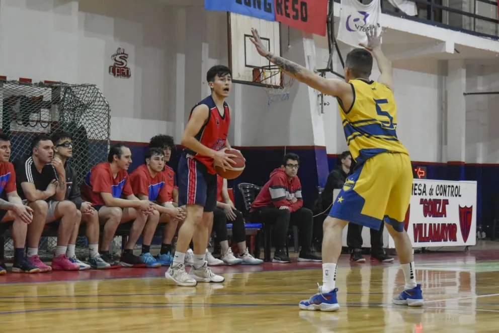 “La competencia te beneficia”: Sergio Góndolo destacó el gran presente del básquet local