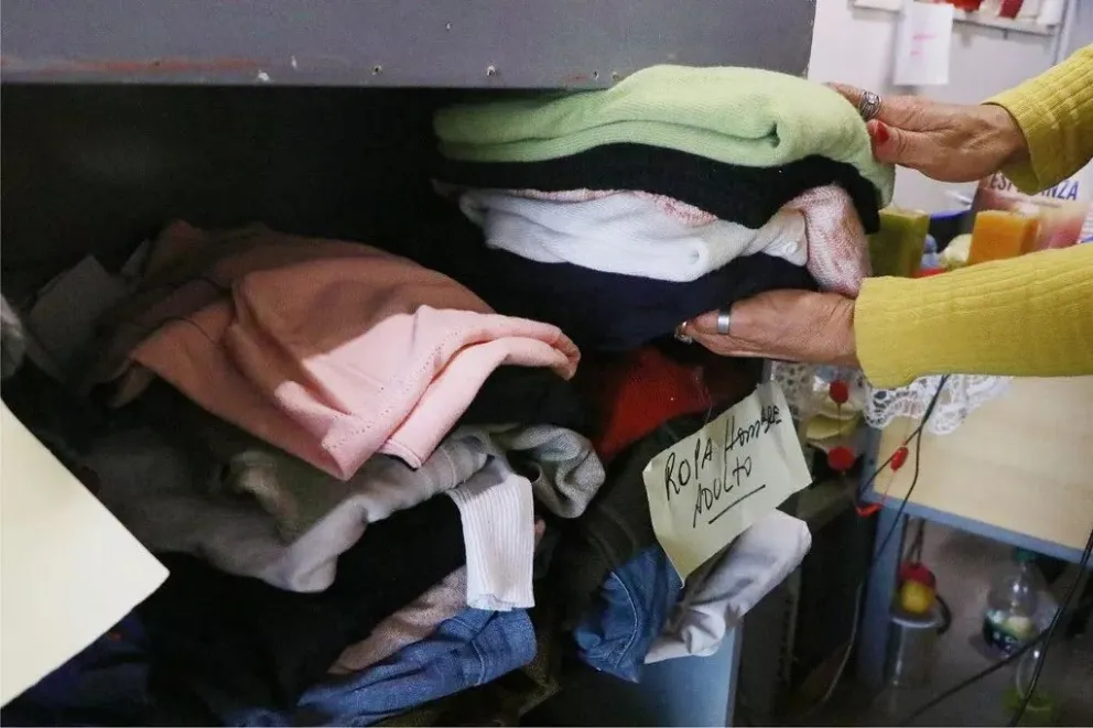 Patagones: Estudiantes de Trabajo Social impulsan una colecta solidaria para el ropero comunitario de Villa Lynch