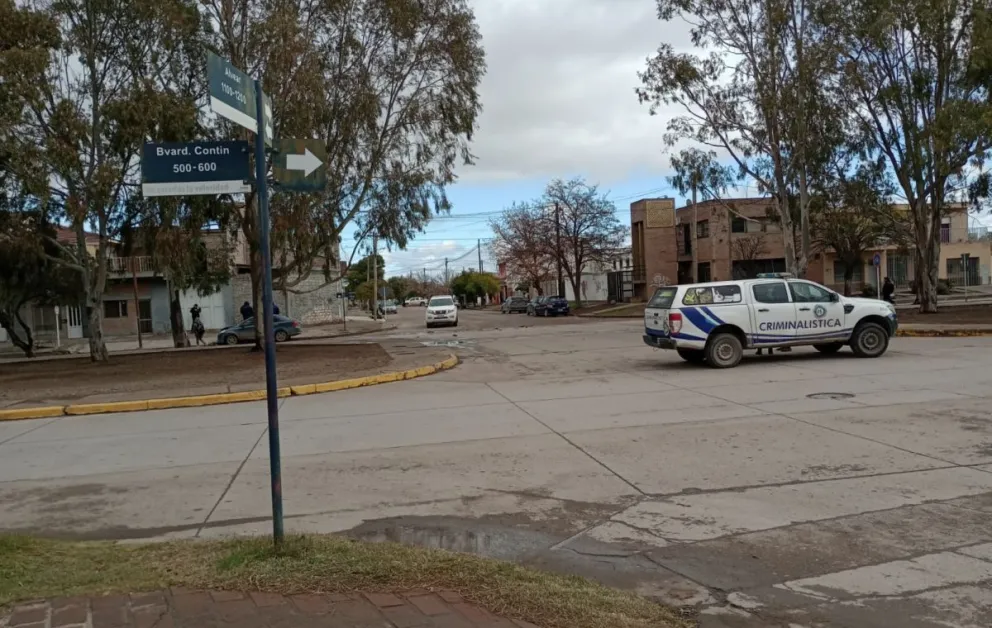 Incidente vial con camioneta oficial y dos autos