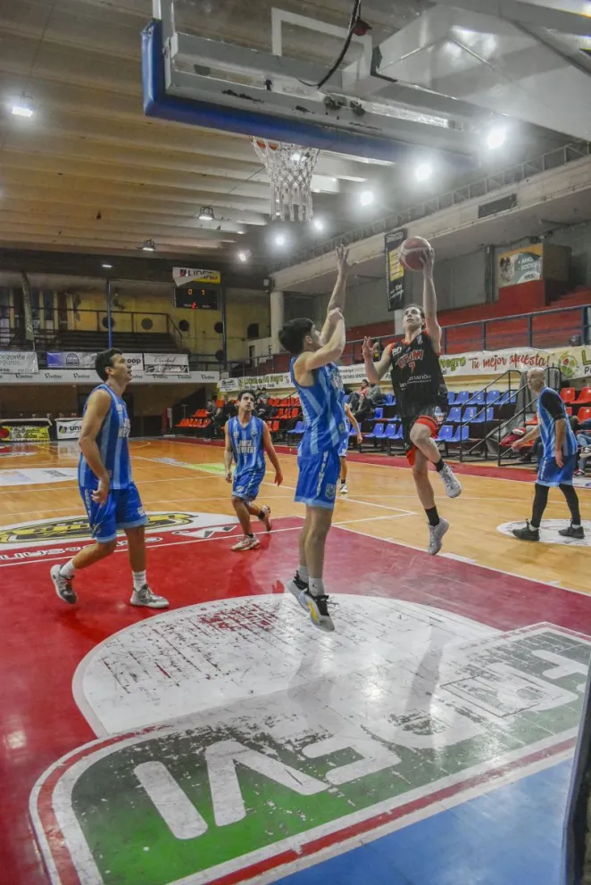 Deportivo Viedma Superó a Jorge, ambos clasificaron y serán rivales en semifinales