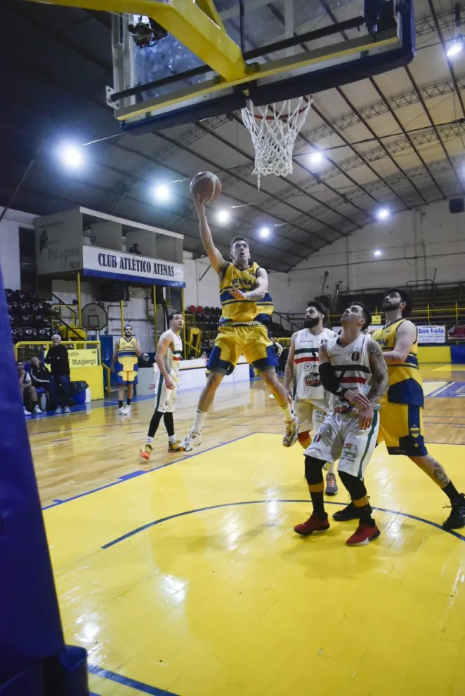 El  duelo de maragatos fue para Atenas: clasificación y una semifinal bravísima