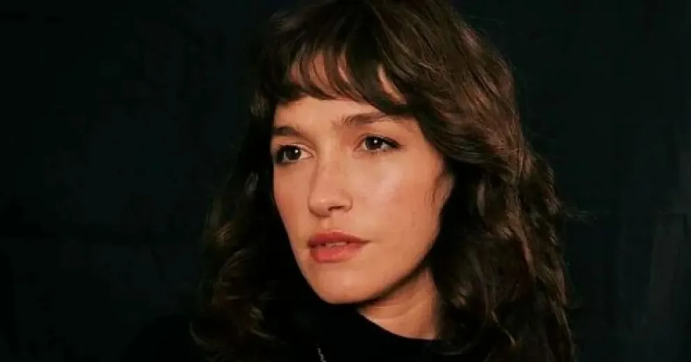 La actriz Cande Vetrano compartió un truco para seguir usando jeans durante el embarazo