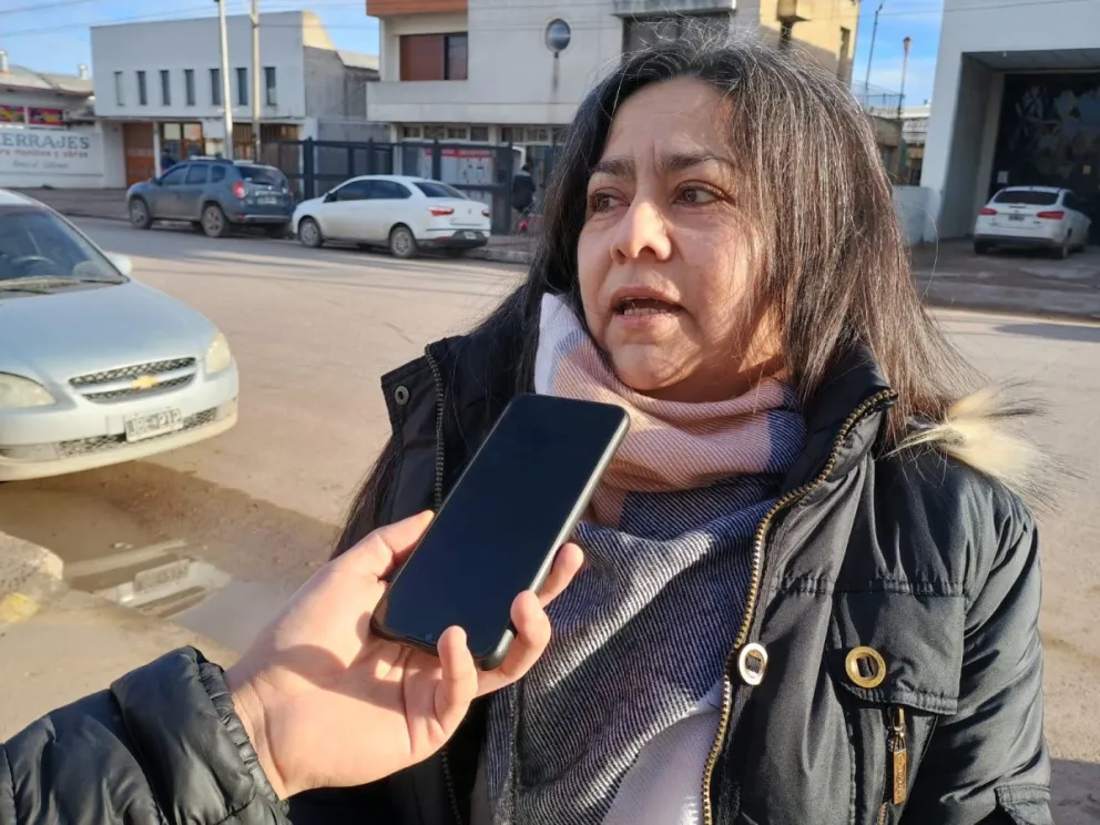 Cada vez menos gente paga el estacionamiento en Viedma: “La situación está difícil”