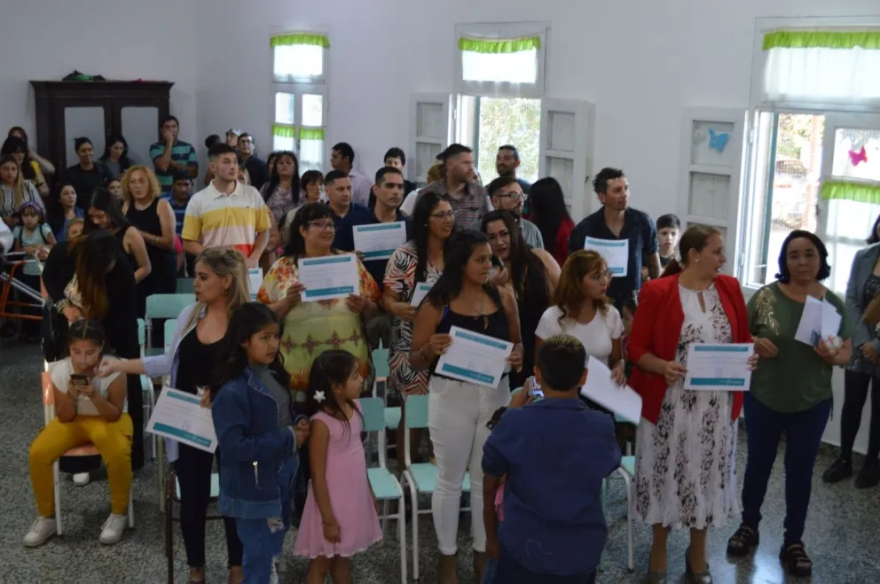 Oportunidades para que adultos finalicen los estudios secundarios