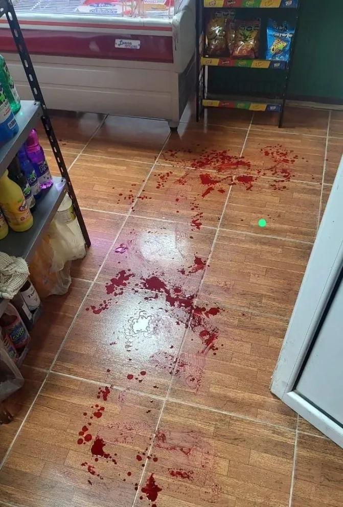 Susto en un comercio: herido con un arma blanca un joven ingresó pidiendo ayuda