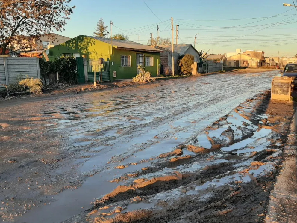 Las calles Winter y Schieroni urgidas de pavimentación