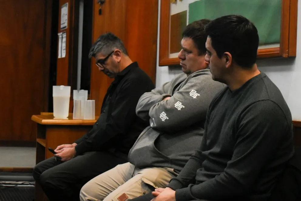 Gattoni, Contreras y Nahuelcheo, quienes debían velar por la vida de Mandagaray. Fotos NoticiasNet. 