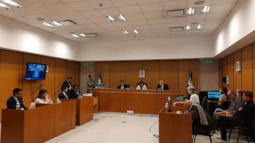 Condenan con prisión efectiva y tobillera electrónica a farmaceúticos