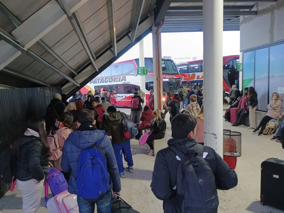 Vacaciones de Invierno 2024: crece la venta de pasajes en las boleterías de la terminal de Viedma
