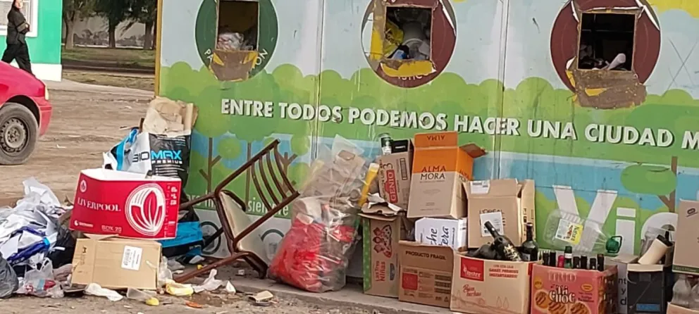 Los residuos desbordan en los puntos de reciclaje