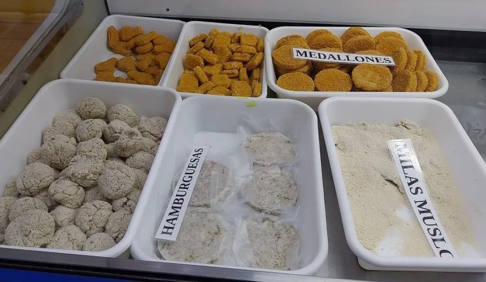 A falta de dinero para carne, buenos son los pollos