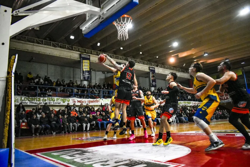 Deportivo Viedma - Atenas// Foto Archivo. 