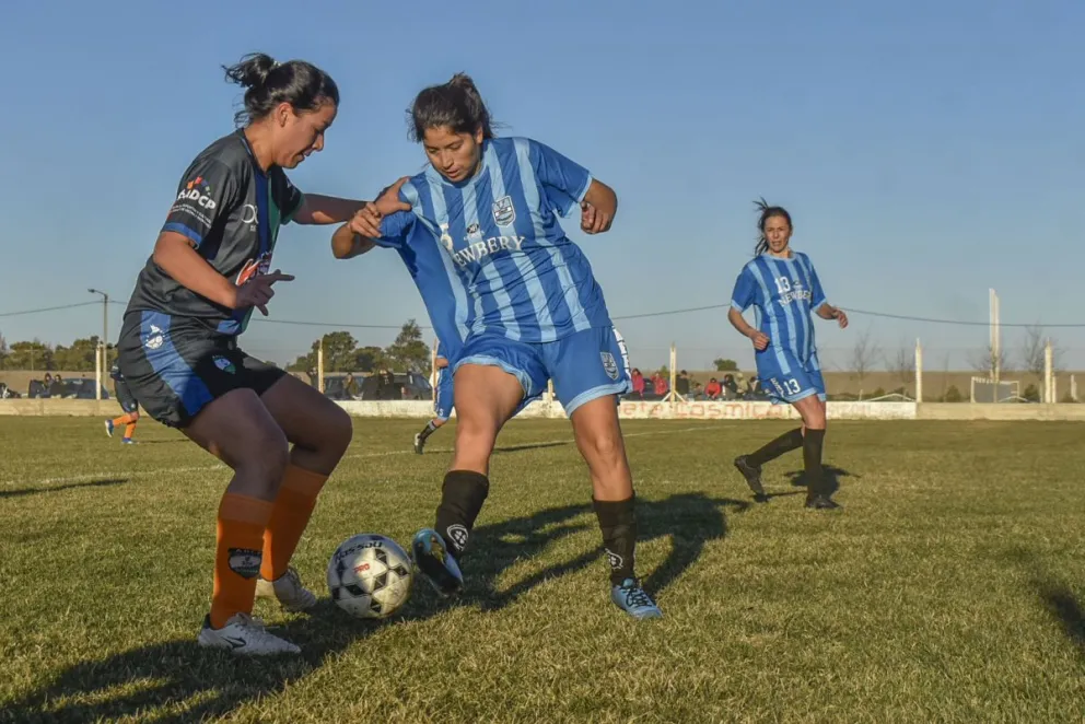En el día de la futbolista argentina, hay fixture para la Primera División