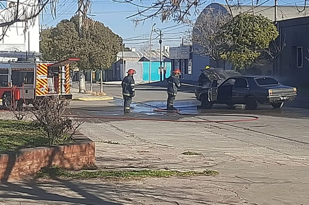 Se conocieron detalles del auto que se prendió fuego en plena marcha en Patagones
