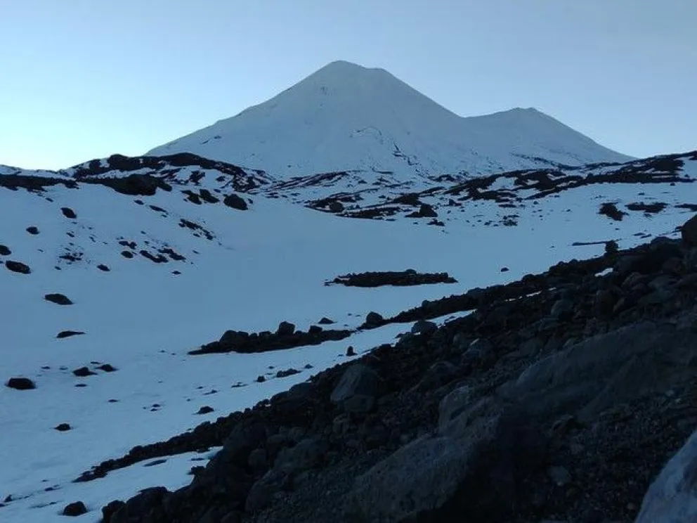 Un argentino murió tras caer unos 200 metros de un volcán de Chile
