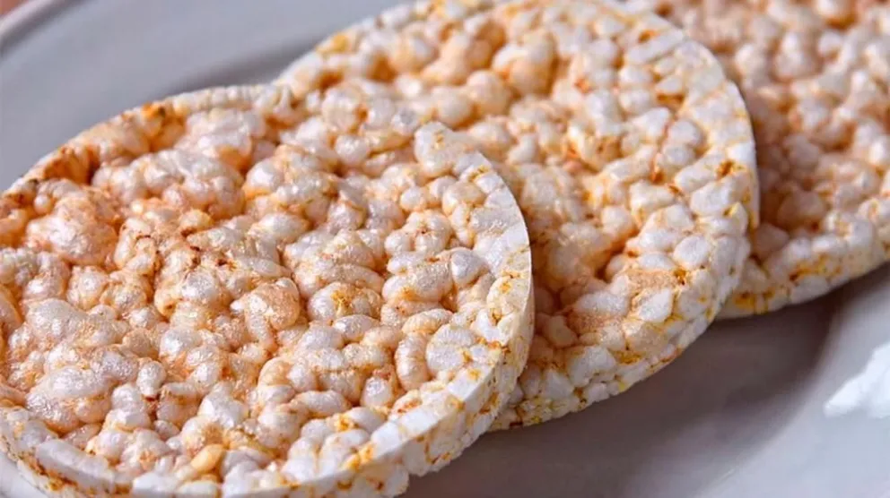 La Anmat prohibió la venta de un aceite de oliva y una marca de galletas de arroz