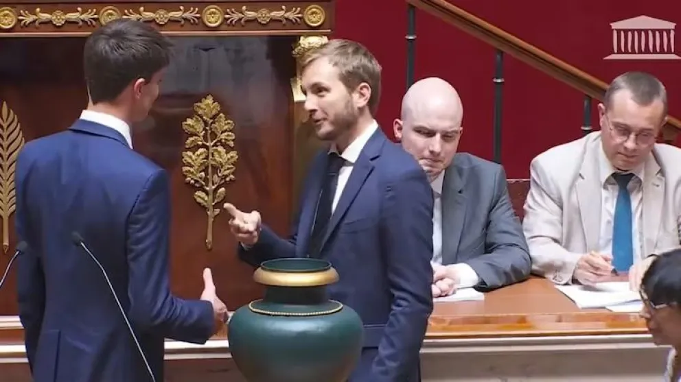 Mira el video: legisladores le negaron el saludo a su par de la ultraderecha