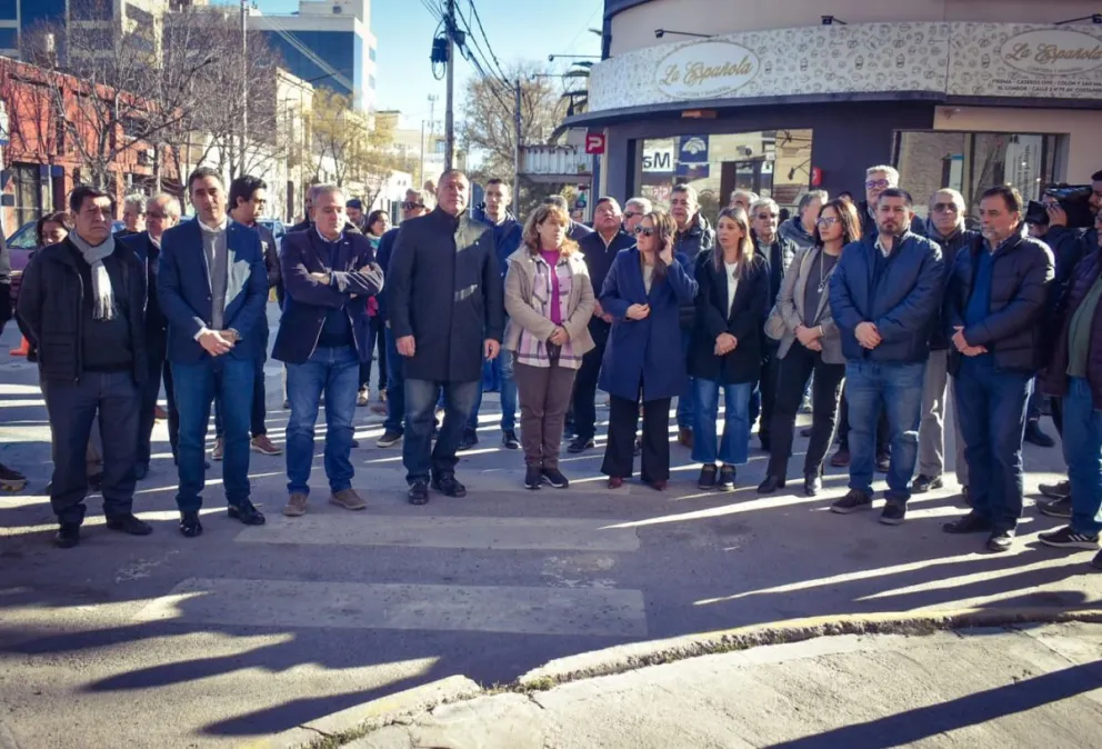 “Fueron un ejemplo de la cultura del esfuerzo y del trabajo”: se homenajeó a los héroes que levantaron a la ciudad tras la Gran Inundación