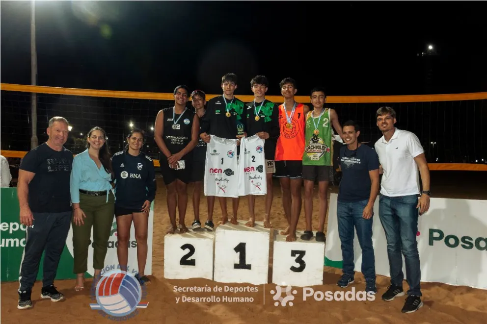 Nahuel Cornejo y Donato Serafini se coronaron campeones de “Mercosur en Playa” de manera invicta